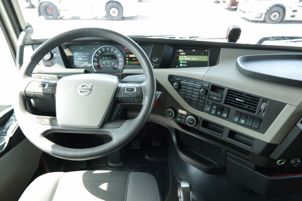 Interieur foto 1: Trekker Volvo FH500 / I-FH 500/ NISKA KABINA / SPROWADZONY / E Volvo FH500 / I-FH 500/ NISKA KABINA / SPROWADZONY / E Interieur foto 1: Trekker Volvo FH500 / I-FH 500/ NISKA KABINA / SPROWADZONY / E Volvo FH500 / I-FH 500/ NISKA KABINA / SPROWADZONY / E