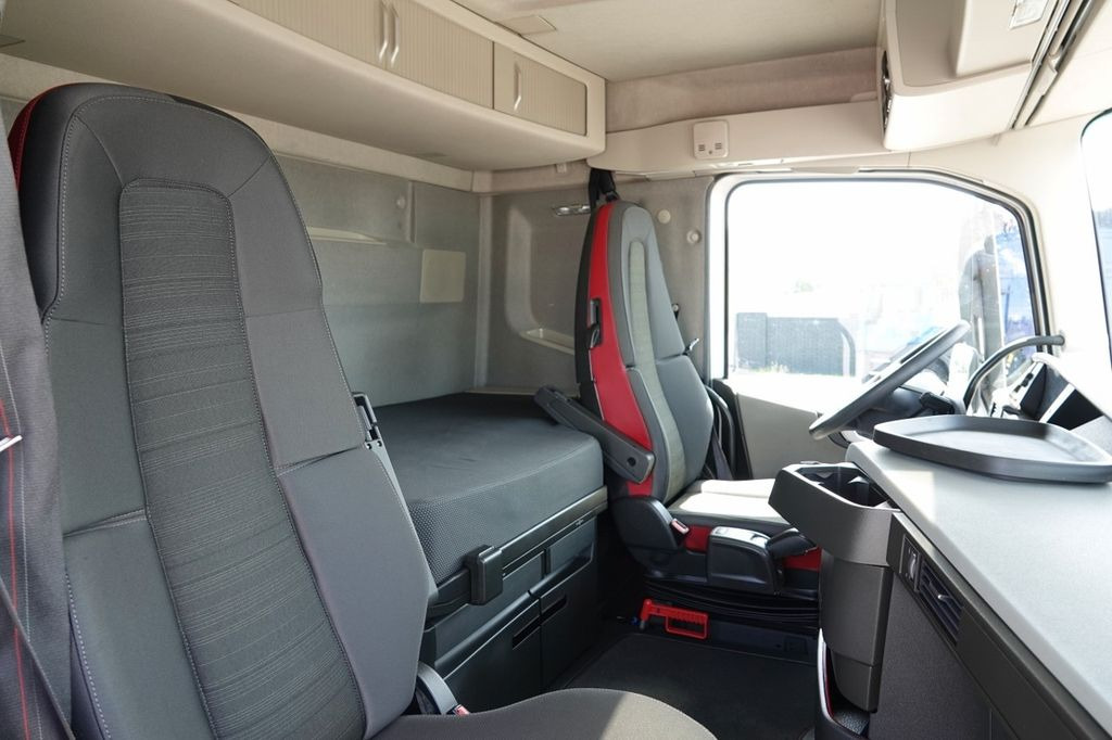 Trekker Volvo FH500 / I-FH 500/ NISKA KABINA / SPROWADZONY / E Volvo FH500 / I-FH 500/ NISKA KABINA / SPROWADZONY / E: afbeelding 16 Trekker Volvo FH500 / I-FH 500/ NISKA KABINA / SPROWADZONY / E Volvo FH500 / I-FH 500/ NISKA KABINA / SPROWADZONY / E: afbeelding 16