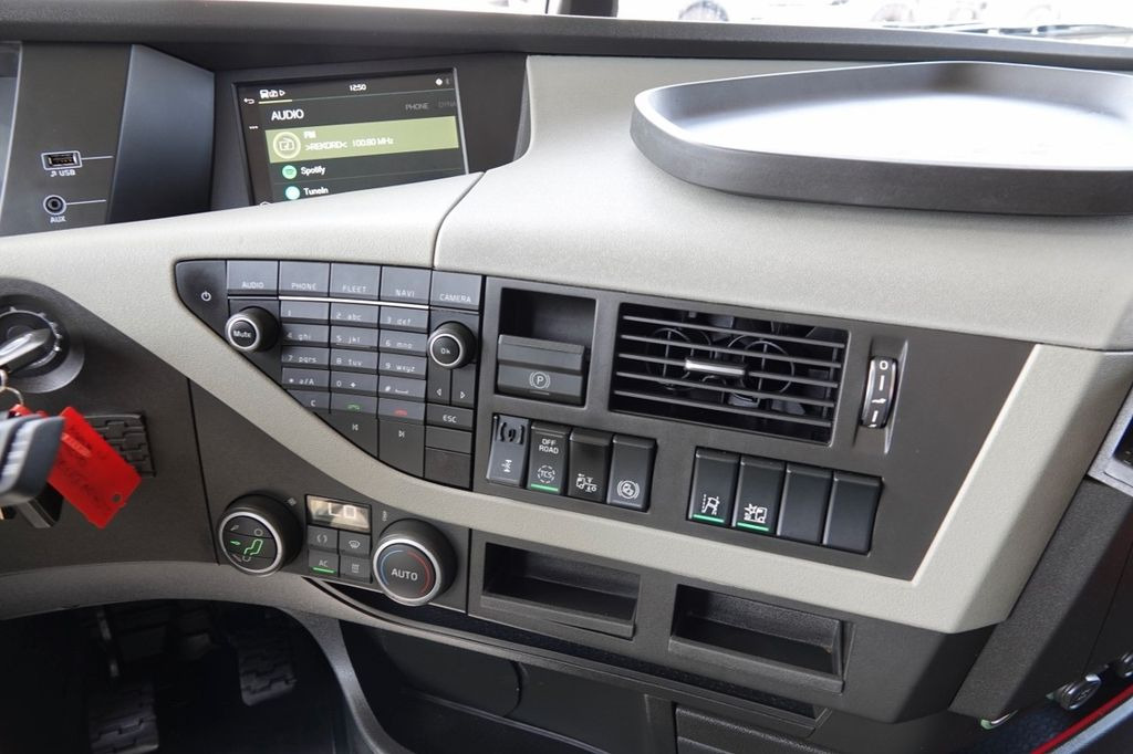 Trekker Volvo FH500 / I-FH 500/ NISKA KABINA / SPROWADZONY / E Volvo FH500 / I-FH 500/ NISKA KABINA / SPROWADZONY / E: afbeelding 14 Trekker Volvo FH500 / I-FH 500/ NISKA KABINA / SPROWADZONY / E Volvo FH500 / I-FH 500/ NISKA KABINA / SPROWADZONY / E: afbeelding 14