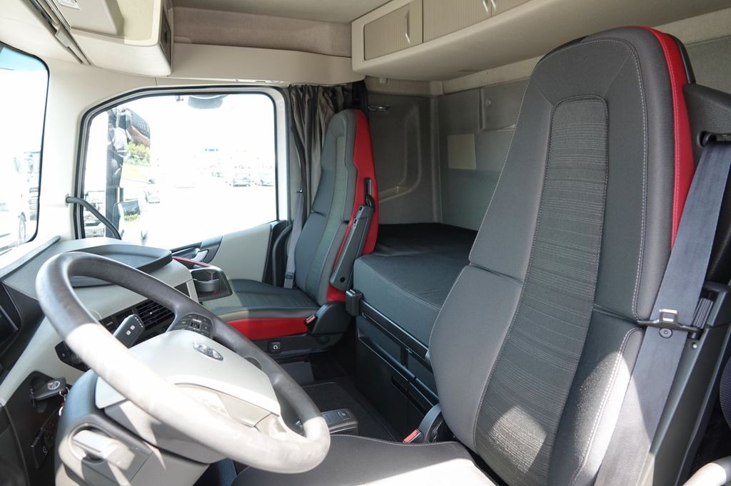 Trekker Volvo FH500 / I-FH 500/ NISKA KABINA / SPROWADZONY / E Volvo FH500 / I-FH 500/ NISKA KABINA / SPROWADZONY / E: afbeelding 12 Trekker Volvo FH500 / I-FH 500/ NISKA KABINA / SPROWADZONY / E Volvo FH500 / I-FH 500/ NISKA KABINA / SPROWADZONY / E: afbeelding 12