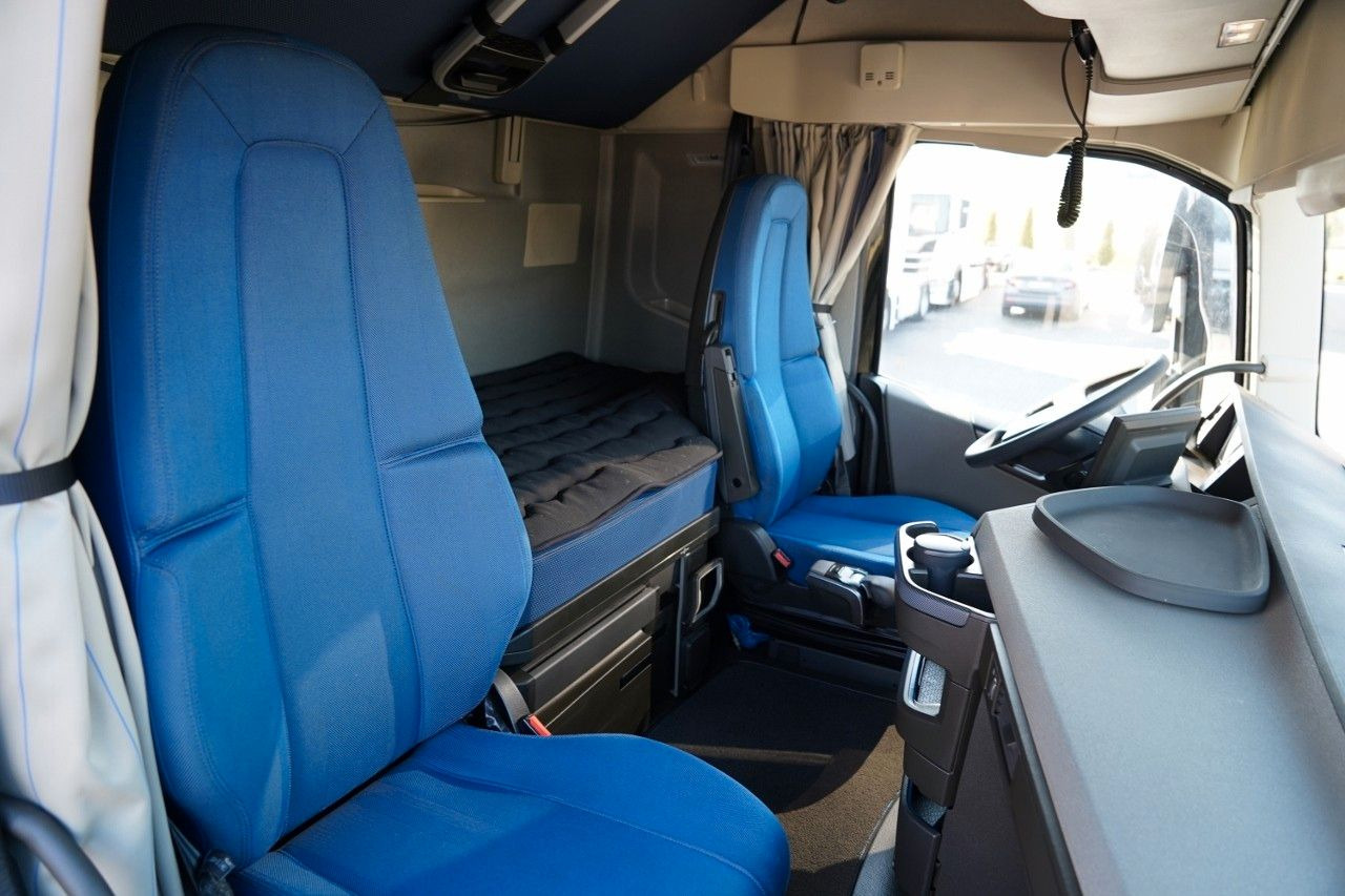 Schuifzeilen vrachtwagen Volvo FH 500 / MEGA / ZESTAW TANDEM PRZEJAZDOWY 120 M3: afbeelding 40 Schuifzeilen vrachtwagen Volvo FH 500 / MEGA / ZESTAW TANDEM PRZEJAZDOWY 120 M3: afbeelding 40