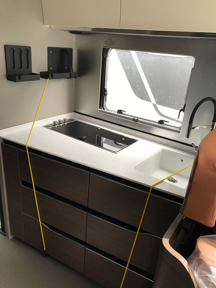 ADRIA Super Sonic 890 LC - Integraal camper: afbeelding 5 ADRIA Super Sonic 890 LC - Integraal camper: afbeelding 5