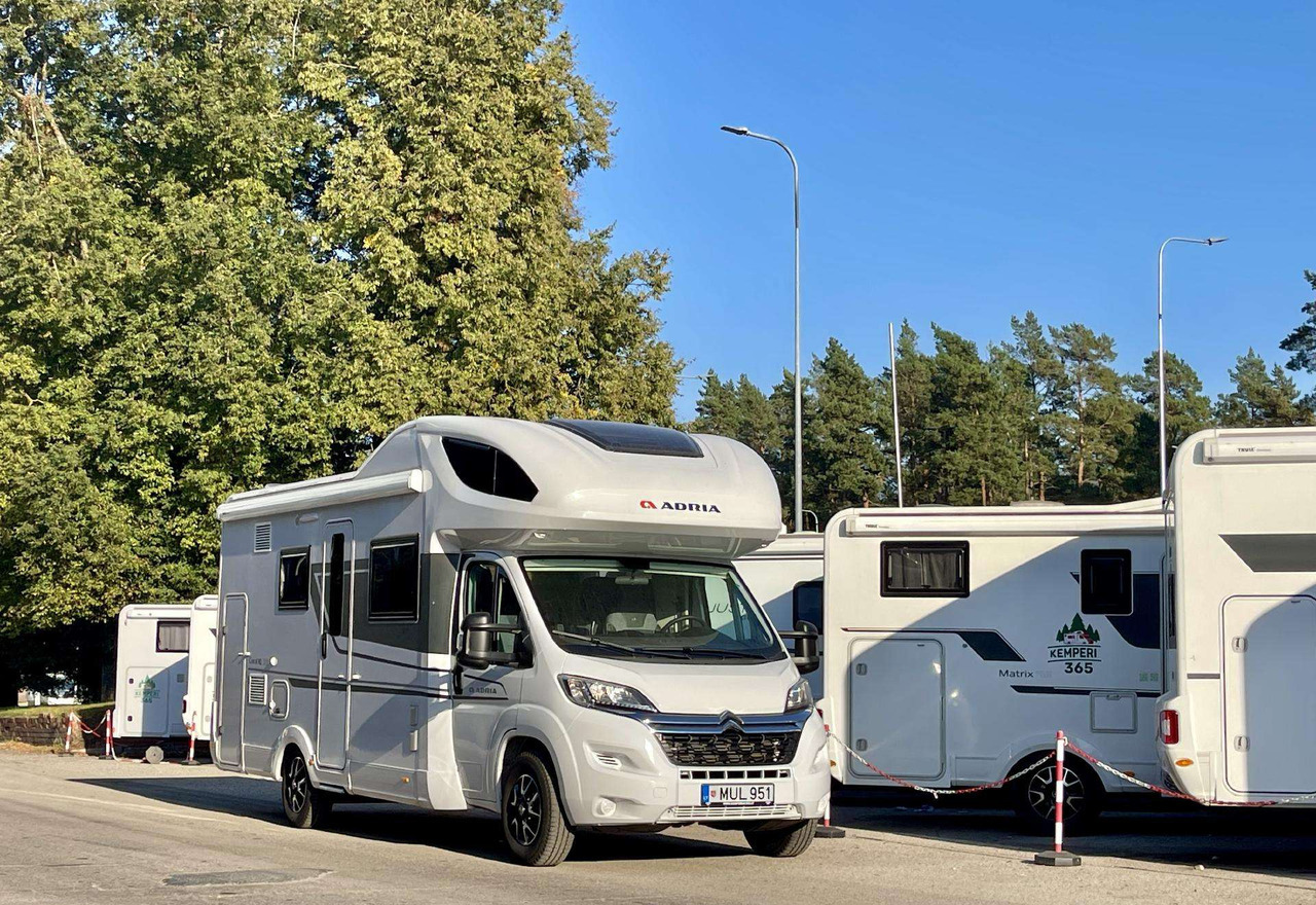 Adria Coral XL 650DK - Alkoof camper: afbeelding 1 Adria Coral XL 650DK - Alkoof camper: afbeelding 1