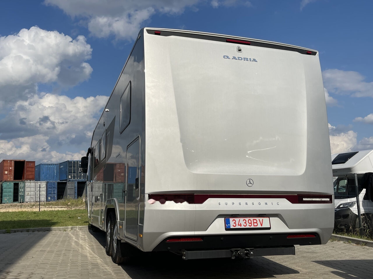 Adria Super Sonic 890LC - Integraal camper: afbeelding 4 Adria Super Sonic 890LC - Integraal camper: afbeelding 4