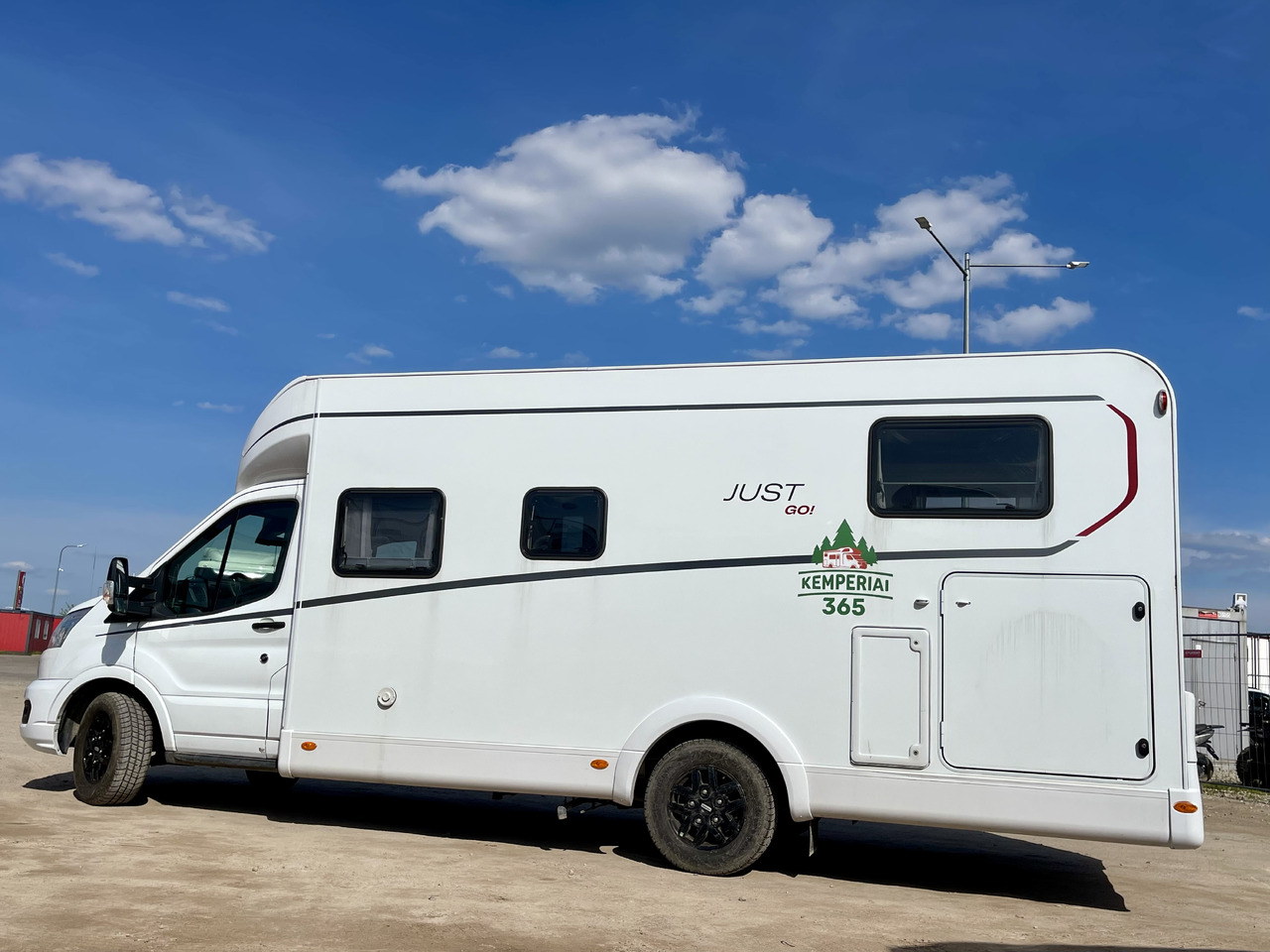 DETHLEFFS Just Go T7055 EB - Half integraal camper: afbeelding 2 DETHLEFFS Just Go T7055 EB - Half integraal camper: afbeelding 2
