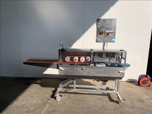 AFT Sandwich cutter - Bakkerijmachine: afbeelding 1 AFT Sandwich cutter - Bakkerijmachine: afbeelding 1