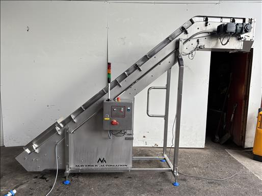 Maverick Automation Flighted elevator conveyor - Transportband: afbeelding 1 Maverick Automation Flighted elevator conveyor - Transportband: afbeelding 1