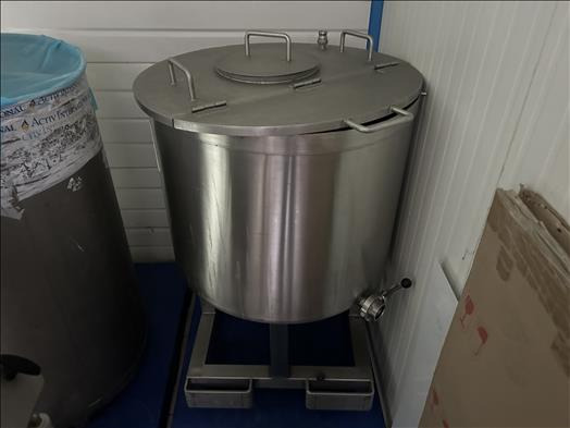 NNP 200L stainless holding tank - Voedselverwerkende machine: afbeelding 2 NNP 200L stainless holding tank - Voedselverwerkende machine: afbeelding 2