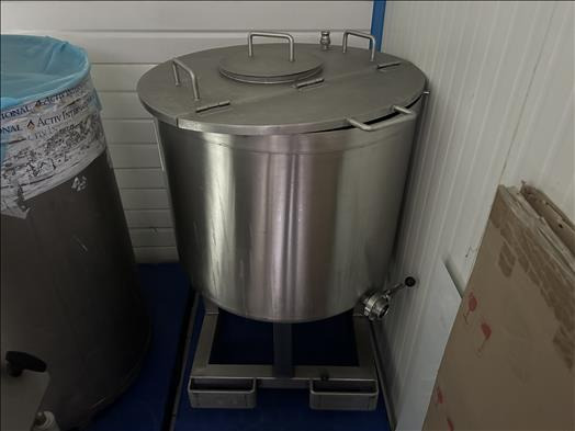 NNP 200L stainless holding tank - Voedselverwerkende machine: afbeelding 1 NNP 200L stainless holding tank - Voedselverwerkende machine: afbeelding 1