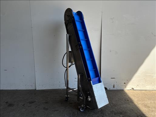 NNP Flighted elevator conveyor - Transportband: afbeelding 1 NNP Flighted elevator conveyor - Transportband: afbeelding 1