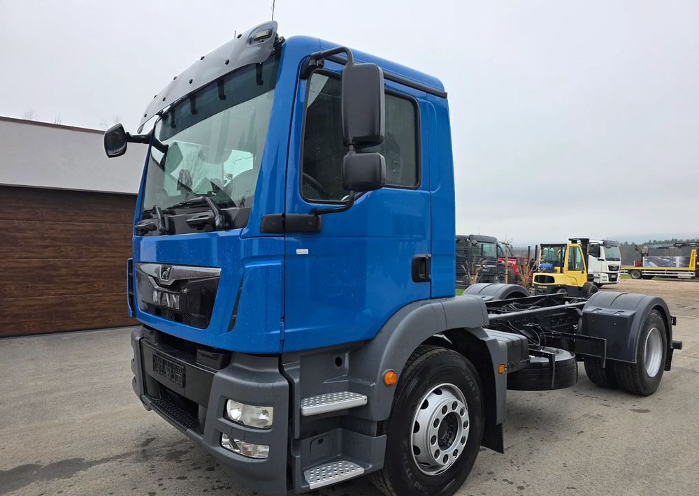 MAN TGM 18.320 urządzenie hakowe AXOR - Chassis vrachtwagen: afbeelding 1 MAN TGM 18.320 urządzenie hakowe AXOR - Chassis vrachtwagen: afbeelding 1