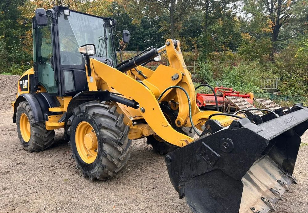 Caterpillar CAT 908M / SPROWADZONA / ŁYŻKA SZCZĘKA + WIDŁY / / 2017R / W ORGINALE / Z NIEMIEC / 1 WŁAŚCICIEL/ - Wiellader: afbeelding 2 Caterpillar CAT 908M / SPROWADZONA / ŁYŻKA SZCZĘKA + WIDŁY / / 2017R / W ORGINALE / Z NIEMIEC / 1 WŁAŚCICIEL/ - Wiellader: afbeelding 2