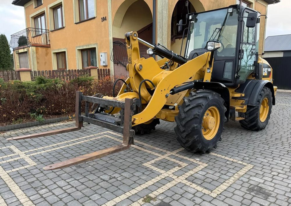 Caterpillar CAT 908M / SPROWADZONA / ŁYŻKA SZCZĘKA + WIDŁY / / 2017R / W ORGINALE / Z NIEMIEC / 1 WŁAŚCICIEL/ - Wiellader: afbeelding 4 Caterpillar CAT 908M / SPROWADZONA / ŁYŻKA SZCZĘKA + WIDŁY / / 2017R / W ORGINALE / Z NIEMIEC / 1 WŁAŚCICIEL/ - Wiellader: afbeelding 4