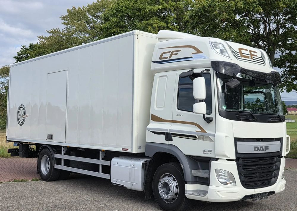DAF CF 330/10.2017/KONTENER MEBLOWY/IZOTERMA/WINDA/18 PALET/E6/NISKI PRZEBIEG/Z NIEMIEC/JAK NOWY/DUŻY SILNIK 10 837cm3// - Bakwagen: afbeelding 1 DAF CF 330/10.2017/KONTENER MEBLOWY/IZOTERMA/WINDA/18 PALET/E6/NISKI PRZEBIEG/Z NIEMIEC/JAK NOWY/DUŻY SILNIK 10 837cm3// - Bakwagen: afbeelding 1