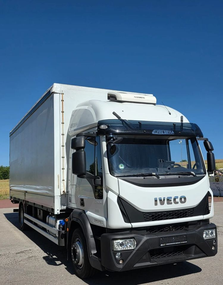 Iveco EUROCARGO 160E320/FIRANKA/WINDA/AUTOMAT/NISKI PRZEBIEG/E6/SPROWADZONY/PIERWSZY WŁAŚCICIEL - Schuifzeilen vrachtwagen: afbeelding 2 Iveco EUROCARGO 160E320/FIRANKA/WINDA/AUTOMAT/NISKI PRZEBIEG/E6/SPROWADZONY/PIERWSZY WŁAŚCICIEL - Schuifzeilen vrachtwagen: afbeelding 2