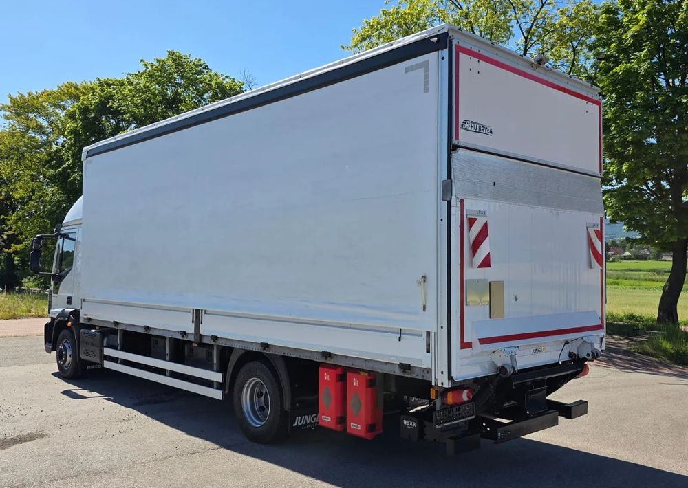 Iveco EUROCARGO 160E320/FIRANKA/WINDA/AUTOMAT/NISKI PRZEBIEG/E6/SPROWADZONY/PIERWSZY WŁAŚCICIEL - Schuifzeilen vrachtwagen: afbeelding 4 Iveco EUROCARGO 160E320/FIRANKA/WINDA/AUTOMAT/NISKI PRZEBIEG/E6/SPROWADZONY/PIERWSZY WŁAŚCICIEL - Schuifzeilen vrachtwagen: afbeelding 4