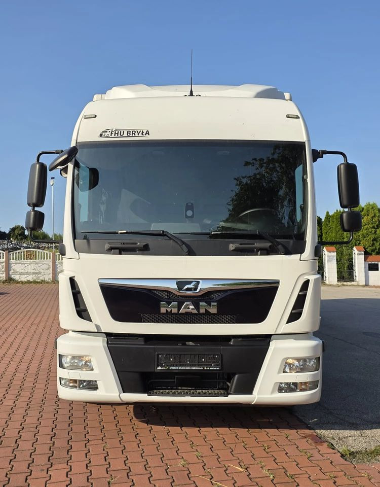 MAN TGL 12.250 / KONTENER / IZOTERMA / WINDA / 2019R / EURO 6 / PEŁEN SERWIS / 6 TON ŁADOWNOŚĆ / SPROWADZONY / ZADBANY / JAK NOWY / KSIĄŻKA SERWISOWA / E6 / 17 PALET - Bakwagen: afbeelding 3 MAN TGL 12.250 / KONTENER / IZOTERMA / WINDA / 2019R / EURO 6 / PEŁEN SERWIS / 6 TON ŁADOWNOŚĆ / SPROWADZONY / ZADBANY / JAK NOWY / KSIĄŻKA SERWISOWA / E6 / 17 PALET - Bakwagen: afbeelding 3