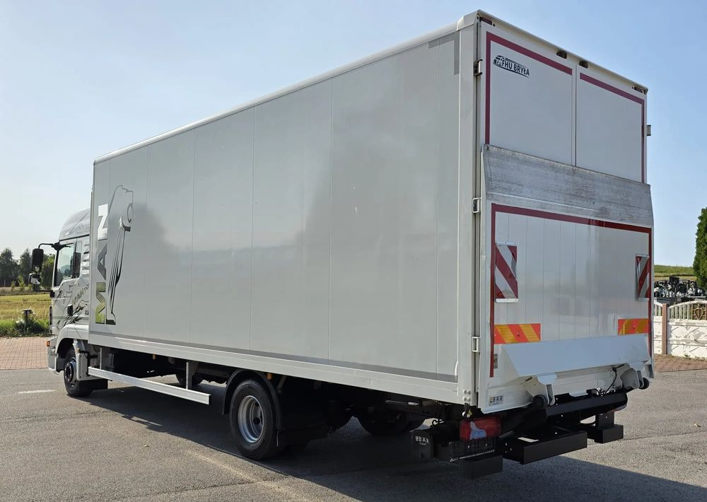 MAN TGL 12.250 / KONTENER / IZOTERMA / WINDA / 2019R / EURO 6 / PEŁEN SERWIS / 6 TON ŁADOWNOŚĆ / SPROWADZONY / ZADBANY / JAK NOWY / KSIĄŻKA SERWISOWA / E6 / 17 PALET - Bakwagen: afbeelding 5 MAN TGL 12.250 / KONTENER / IZOTERMA / WINDA / 2019R / EURO 6 / PEŁEN SERWIS / 6 TON ŁADOWNOŚĆ / SPROWADZONY / ZADBANY / JAK NOWY / KSIĄŻKA SERWISOWA / E6 / 17 PALET - Bakwagen: afbeelding 5