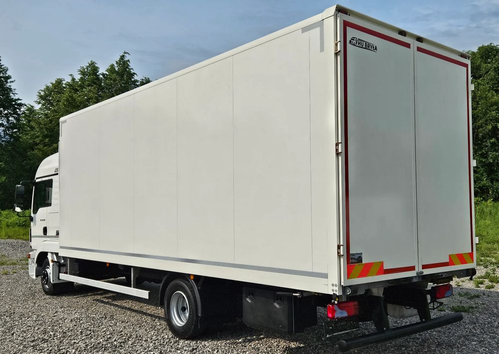 MAN TGL 12.250 / KONTENER / IZOTERMA / WINDA / 2019R / EURO 6 / PEŁEN SERWIS / 6 TON ŁADOWNOŚĆ / SPROWADZONY / ZADBANY / JAK NOWY / KSIĄŻKA SERWISOWA / E6 / 17 PALET - Bakwagen: afbeelding 5 MAN TGL 12.250 / KONTENER / IZOTERMA / WINDA / 2019R / EURO 6 / PEŁEN SERWIS / 6 TON ŁADOWNOŚĆ / SPROWADZONY / ZADBANY / JAK NOWY / KSIĄŻKA SERWISOWA / E6 / 17 PALET - Bakwagen: afbeelding 5