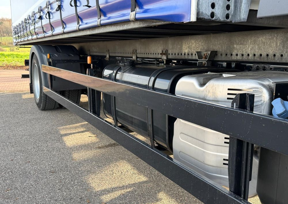 Schuifzeilen vrachtwagen MAN TGM 15.290 / FIRANKA / 2016R / KLIMA POSTOJOWA /SPROWADZONY/ 8T ŁADOWNOŚĆ / 17 PALET / E6  / WINDA /: afbeelding 17