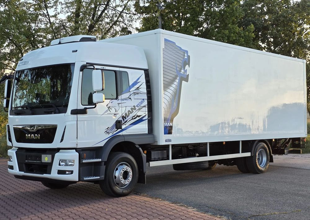 Bakwagen MAN TGM 15.290 / TGL / KONTENER / IZOTERMA / WINDA / KLIMA POSTOJOWA / 2019R / EURO 6 / PEŁEN SERWIS /  8200KG ŁADOWNOŚĆ  / SPROWADZONY / ZADBANY / JAK NOWY /  KSIĄŻKA SERWISOWA / E6 / 18 PALET: afbeelding 8