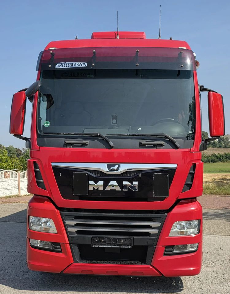 MAN TGX 26.500 / ALUMINIOWE FELGI / LIFT / 6X2 / KLIMA POSTOJOWA / 18PALET / E6 / FIRANKA / 17 TON ŁADOWNOŚĆ / WINDA / NISKI PRZEBIEG / JEDEN WŁAŚCICIEL / PODWIESZANA OŚ - Schuifzeilen vrachtwagen: afbeelding 3 MAN TGX 26.500 / ALUMINIOWE FELGI / LIFT / 6X2 / KLIMA POSTOJOWA / 18PALET / E6 / FIRANKA / 17 TON ŁADOWNOŚĆ / WINDA / NISKI PRZEBIEG / JEDEN WŁAŚCICIEL / PODWIESZANA OŚ - Schuifzeilen vrachtwagen: afbeelding 3