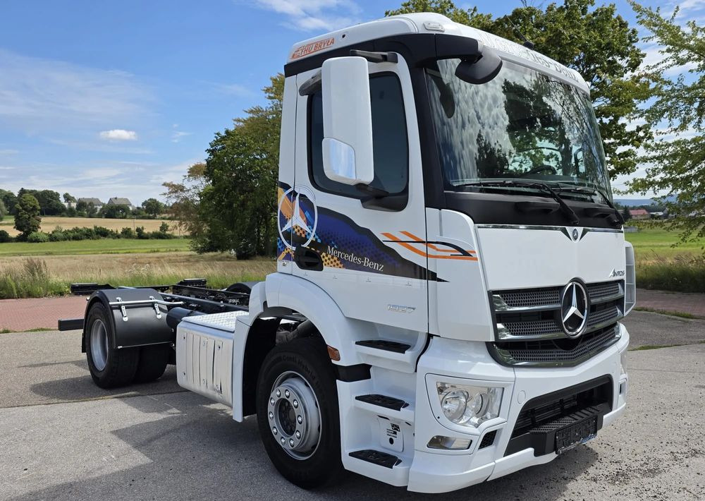 Mercedes-Benz ANTOS 1827 / ATEGO / ACTROS / E6 / ROZSTAW OSI 3.75M / WYWROT / BECZKA / UTRZYMANIE DRÓG / HAKOWIEC / SPROWADZONY / PIERWSZY WŁAŚCICIEL / STAN BDB - Chassis vrachtwagen: afbeelding 2 Mercedes-Benz ANTOS 1827 / ATEGO / ACTROS / E6 / ROZSTAW OSI 3.75M / WYWROT / BECZKA / UTRZYMANIE DRÓG / HAKOWIEC / SPROWADZONY / PIERWSZY WŁAŚCICIEL / STAN BDB - Chassis vrachtwagen: afbeelding 2