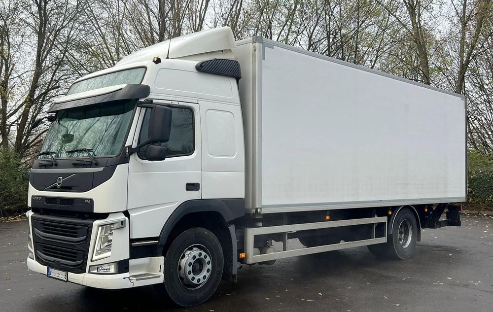 Volvo FM 340 / IZOTERMA / WINDA / SPROWADZONY / 18 PALET / 10.2017 / E6 / STAN BARDZO DOBRY - Koelwagen vrachtwagen: afbeelding 1 Volvo FM 340 / IZOTERMA / WINDA / SPROWADZONY / 18 PALET / 10.2017 / E6 / STAN BARDZO DOBRY - Koelwagen vrachtwagen: afbeelding 1