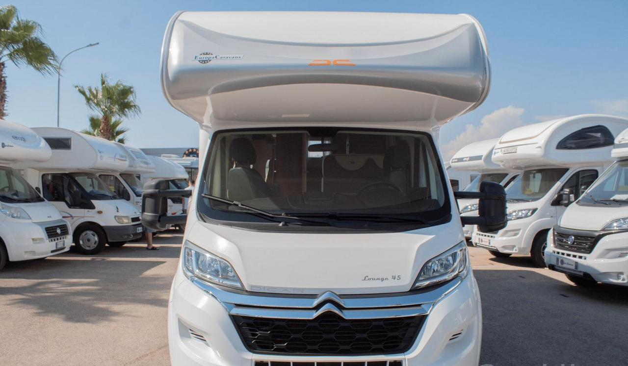 Giottiline lounge 45 - Alkoof camper: afbeelding 1 Giottiline lounge 45 - Alkoof camper: afbeelding 1