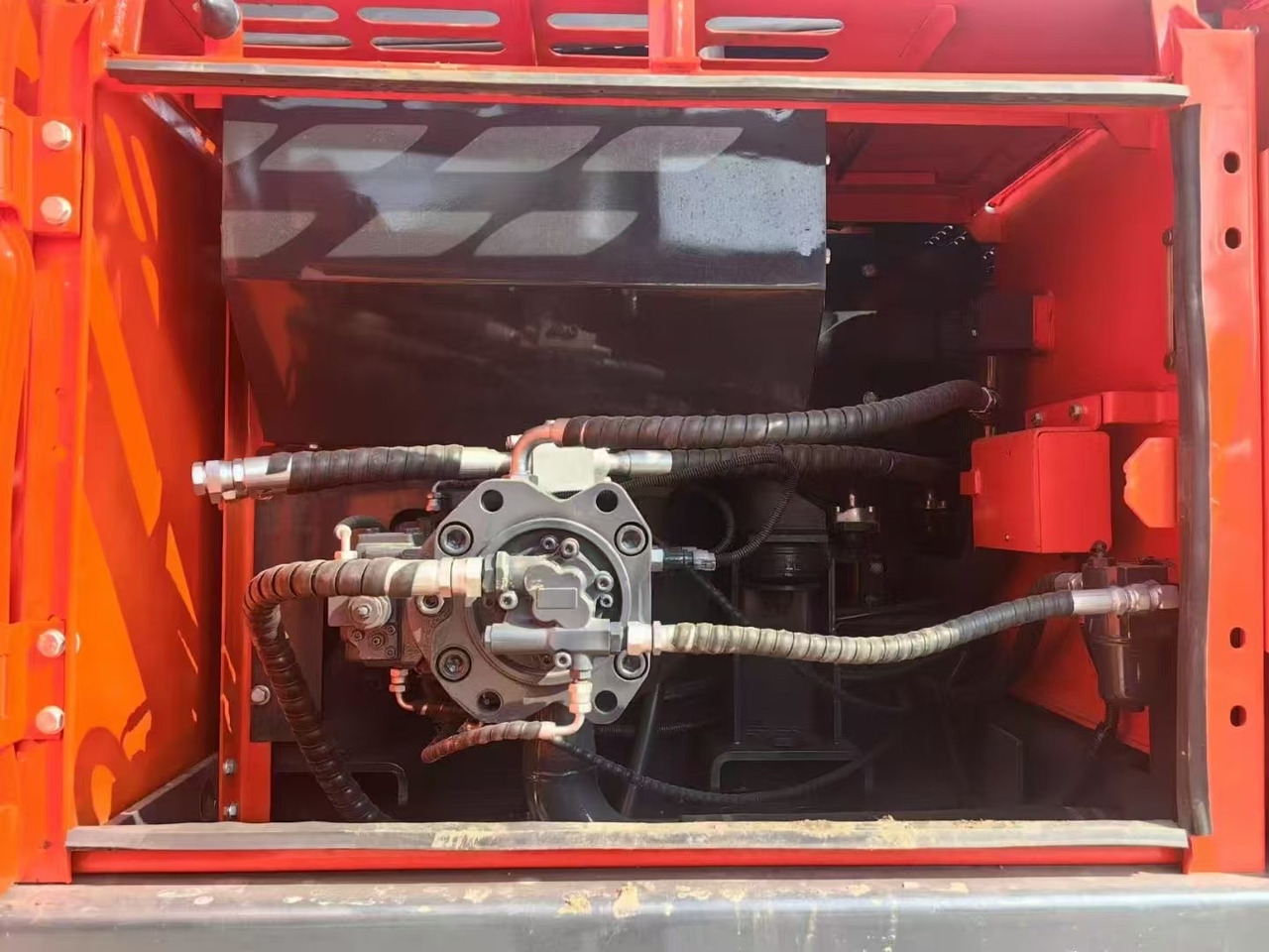 DOOSAN Dx225 - Rupsgraafmachine: afbeelding 4 DOOSAN Dx225 - Rupsgraafmachine: afbeelding 4