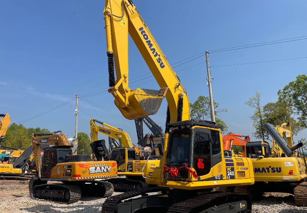 Komatsu PC 240 PC220 PC240-8 - Rupsgraafmachine: afbeelding 3 Komatsu PC 240 PC220 PC240-8 - Rupsgraafmachine: afbeelding 3