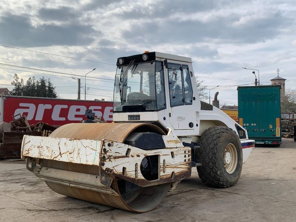 Bomag BW 213 D H-4 - Schapenpootwals/ Grondverdichter: afbeelding 4 Bomag BW 213 D H-4 - Schapenpootwals/ Grondverdichter: afbeelding 4