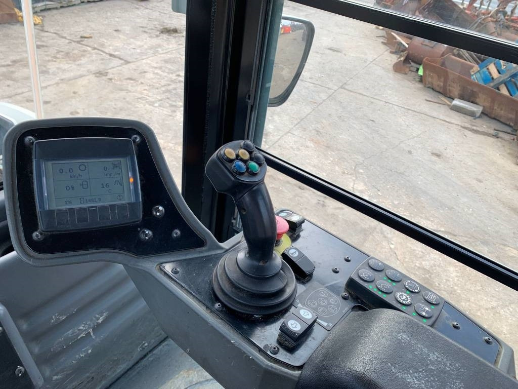 CAT CB 7 - Asfaltwals: afbeelding 3 CAT CB 7 - Asfaltwals: afbeelding 3