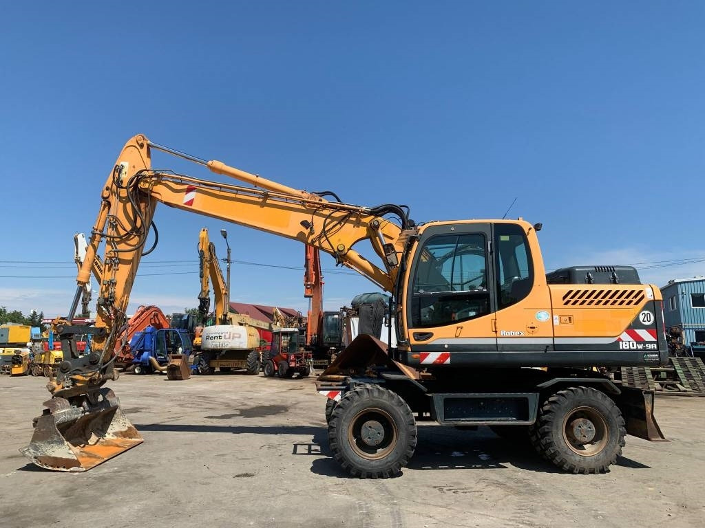 Hyundai Robex 180 W-9 A  - Mobiele graafmachine: afbeelding 2 Hyundai Robex 180 W-9 A  - Mobiele graafmachine: afbeelding 2