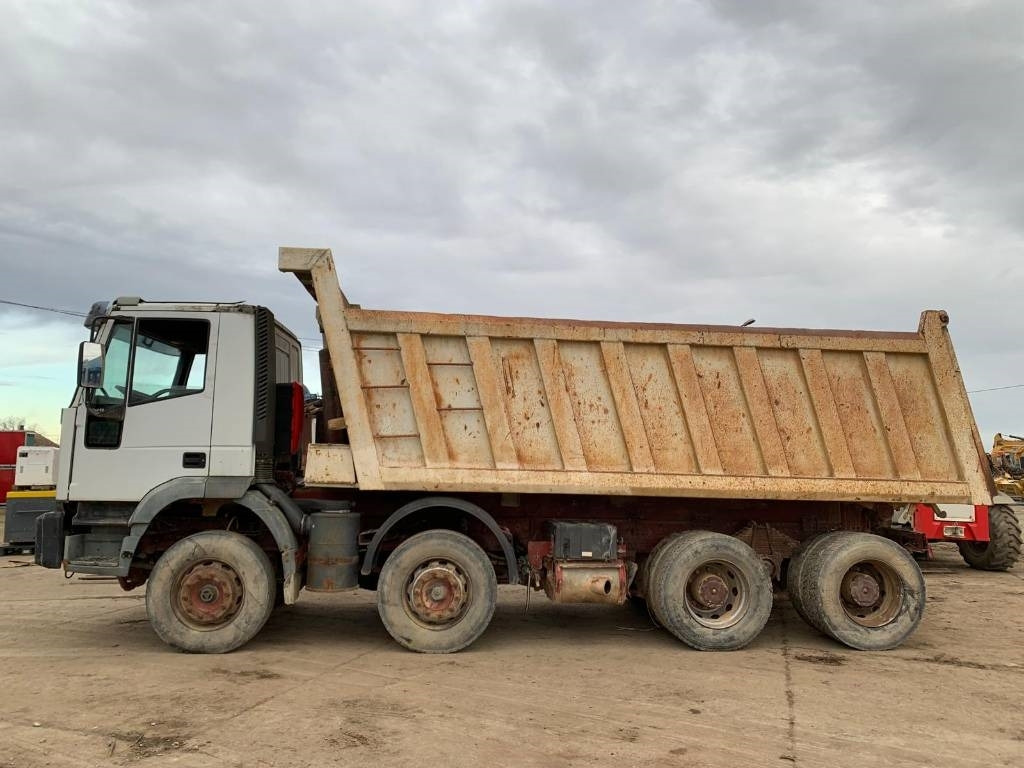 Iveco Eurotech - Kipper vrachtwagen: afbeelding 2 Iveco Eurotech - Kipper vrachtwagen: afbeelding 2