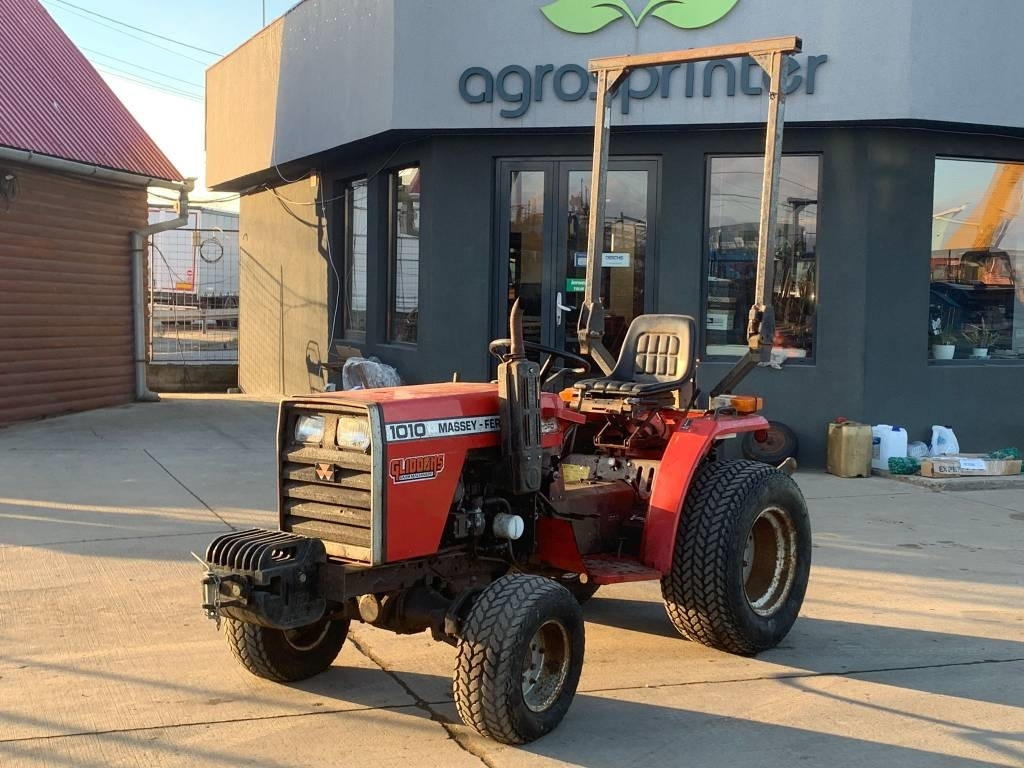 Massey Ferguson 1010 - Tractor: afbeelding 1 Massey Ferguson 1010 - Tractor: afbeelding 1