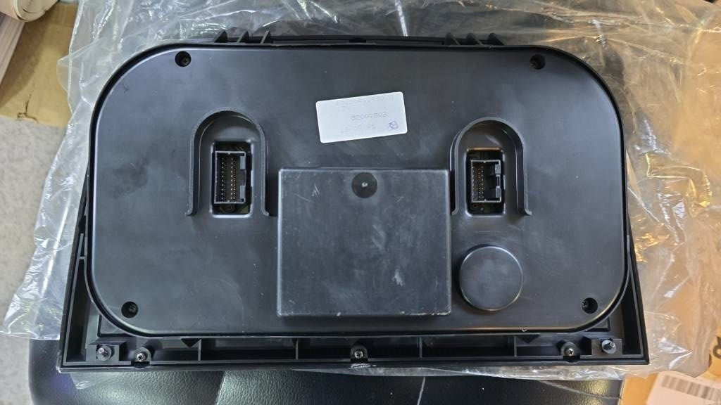 New Holland 82007803 NEW Instrument Cluster - Elektrisch systeem voor Bouwmachine: afbeelding 3 New Holland 82007803 NEW Instrument Cluster - Elektrisch systeem voor Bouwmachine: afbeelding 3