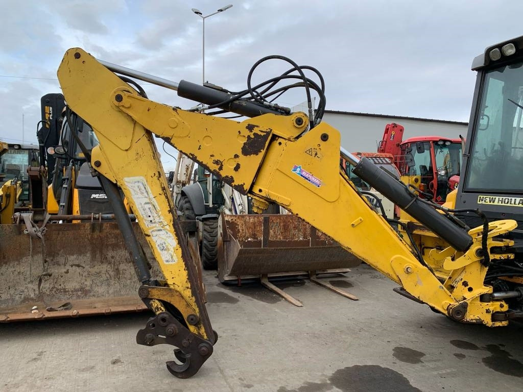 New Holland B 115 4PS - Graaflaadmachine: afbeelding 5 New Holland B 115 4PS - Graaflaadmachine: afbeelding 5