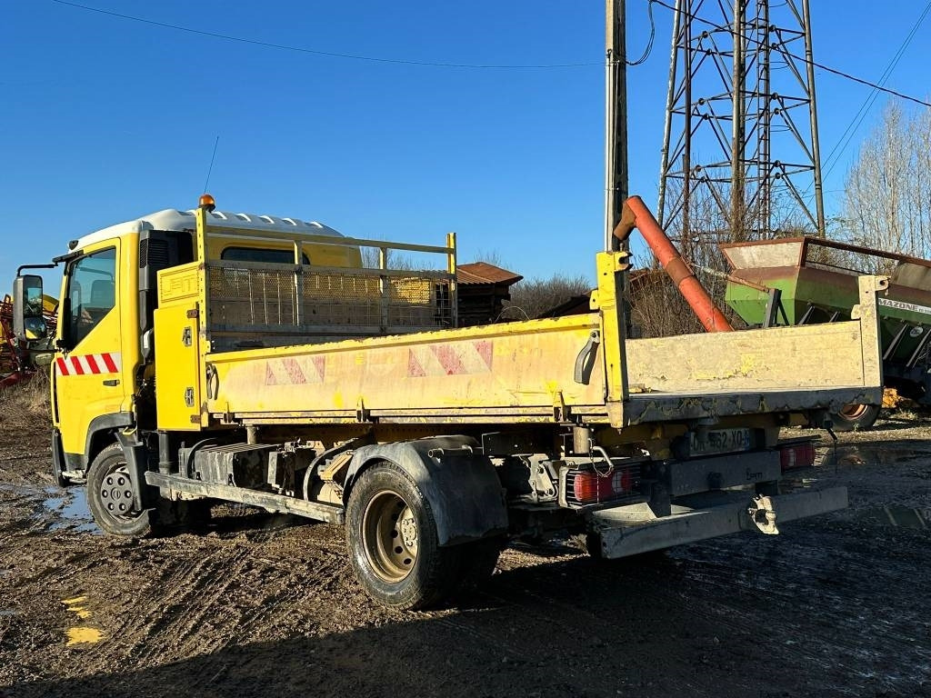 Nissan NT500 - Kipper vrachtwagen: afbeelding 4 Nissan NT500 - Kipper vrachtwagen: afbeelding 4