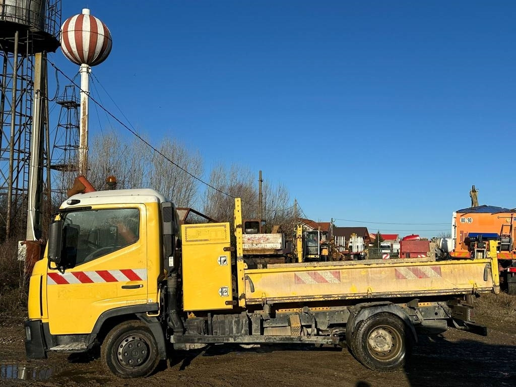 Nissan NT500 - Kipper vrachtwagen: afbeelding 3 Nissan NT500 - Kipper vrachtwagen: afbeelding 3