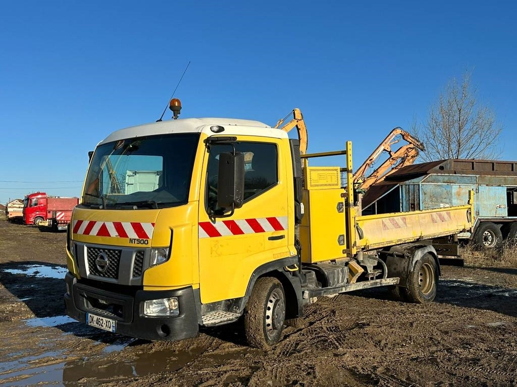 Nissan NT500 - Kipper vrachtwagen: afbeelding 1 Nissan NT500 - Kipper vrachtwagen: afbeelding 1