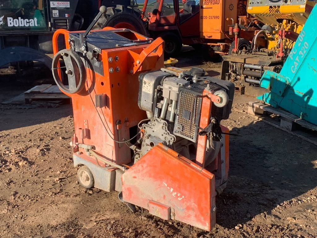 Norton Clipper CSB1 - Asfaltmachine: afbeelding 2 Norton Clipper CSB1 - Asfaltmachine: afbeelding 2