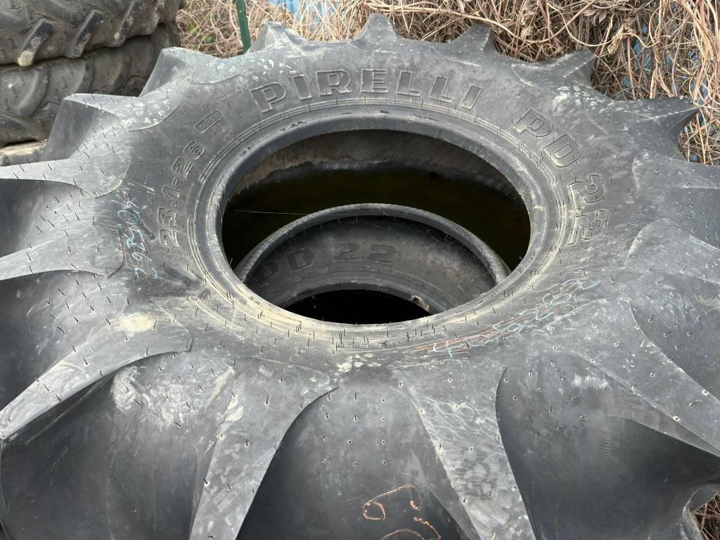 Pirelli 23.1/26 Harvester Tyres  - Band voor Landbouwmachine: afbeelding 3 Pirelli 23.1/26 Harvester Tyres  - Band voor Landbouwmachine: afbeelding 3