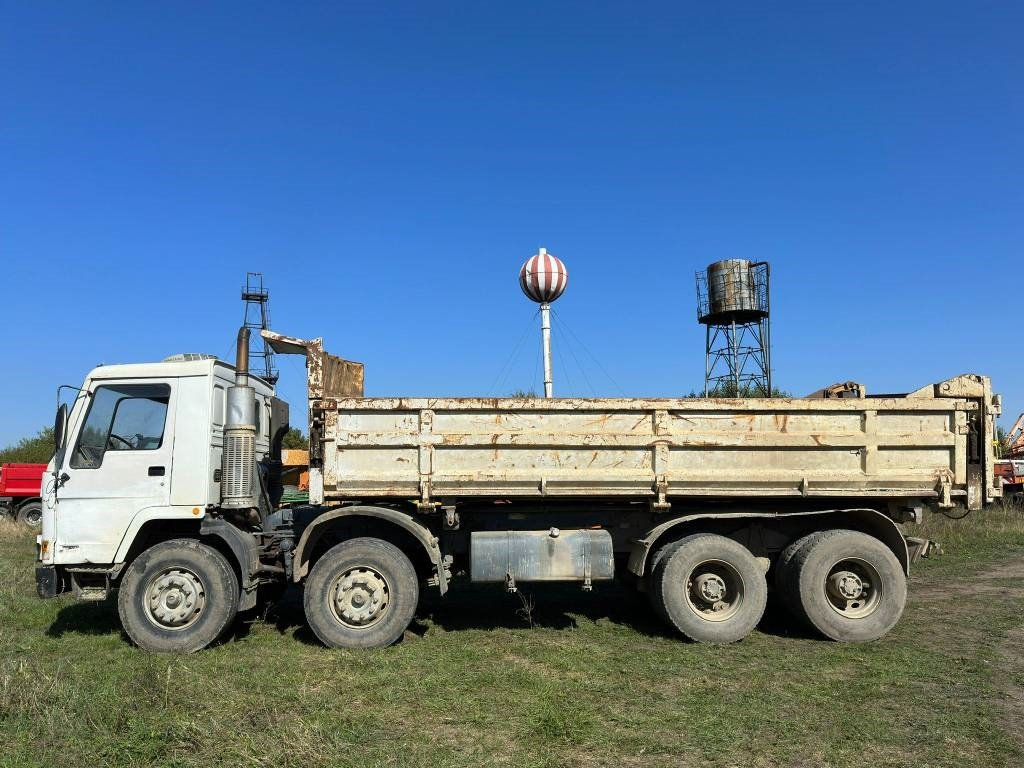 Volvo FL 10 - Kipper vrachtwagen: afbeelding 2 Volvo FL 10 - Kipper vrachtwagen: afbeelding 2