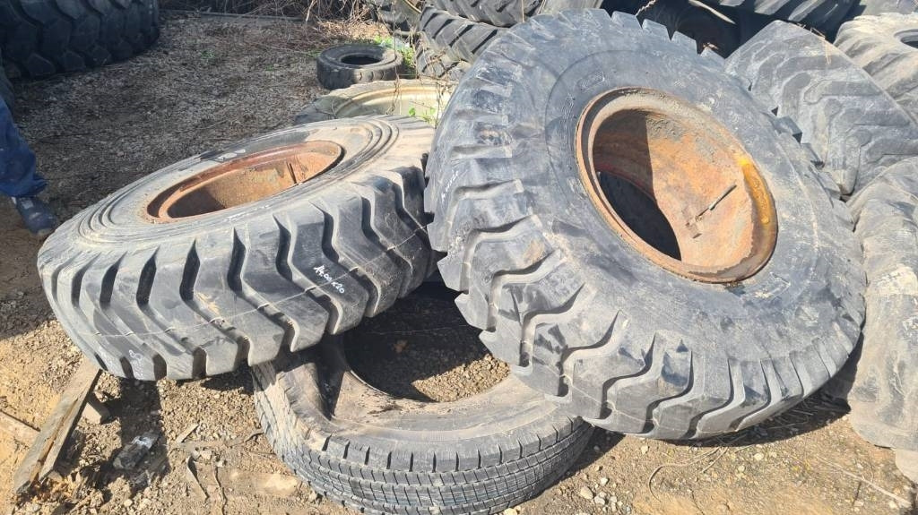 Yokohoma 14.00/20 NEW TYRES  - Band voor Bouwmachine: afbeelding 1 Yokohoma 14.00/20 NEW TYRES  - Band voor Bouwmachine: afbeelding 1