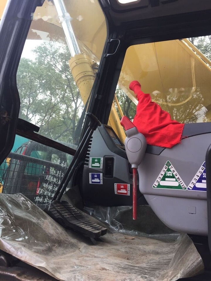 Komatsu PC300-7 - Rupsgraafmachine: afbeelding 1 Komatsu PC300-7 - Rupsgraafmachine: afbeelding 1