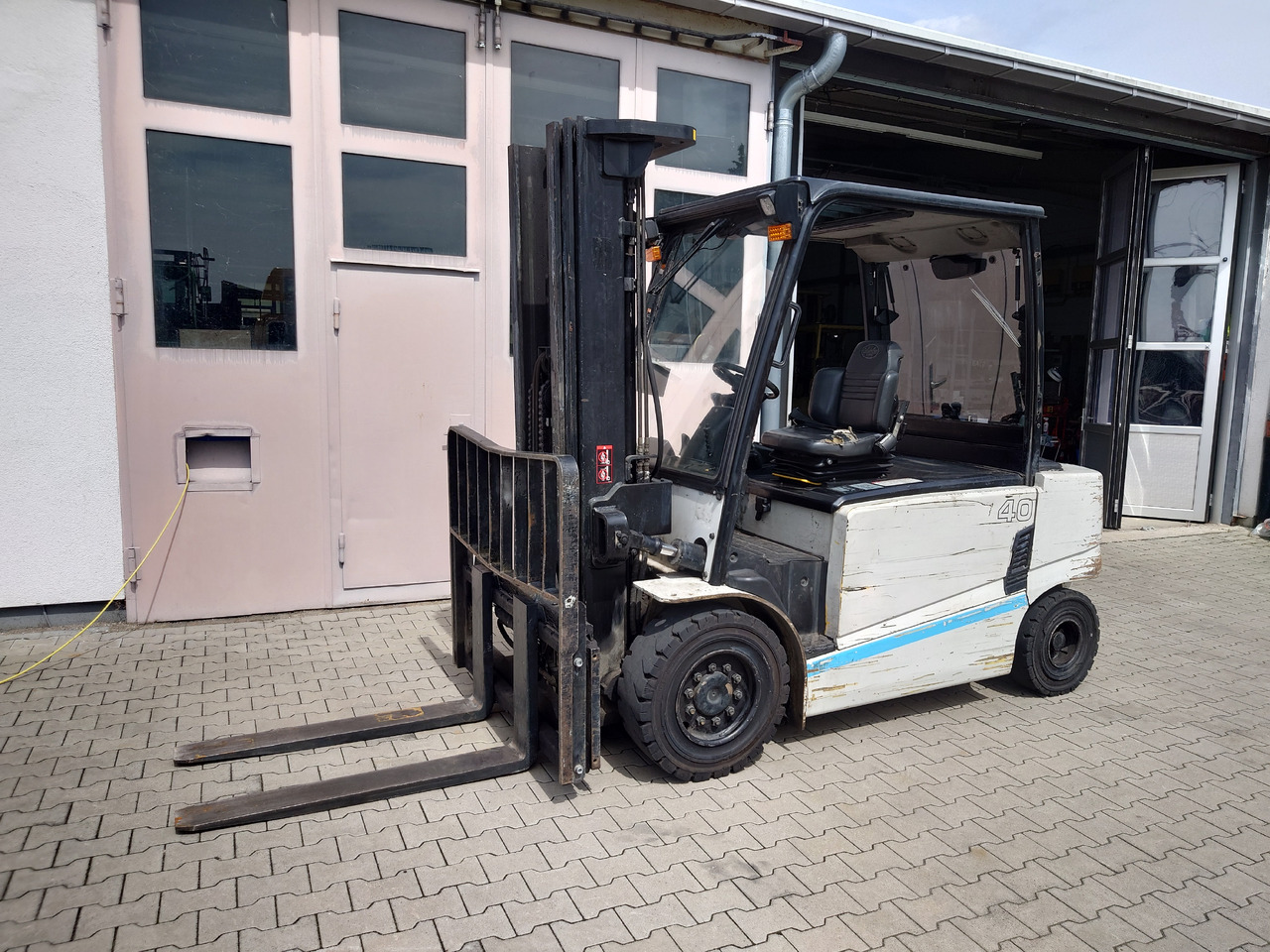 Hyundai 40B-9 - Elektrische heftruck: afbeelding 1 Hyundai 40B-9 - Elektrische heftruck: afbeelding 1