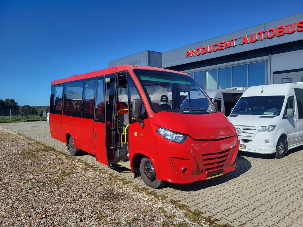 IVECO Daily Kapena- 35 Miejsc - Minibus, Personenvervoer: afbeelding 1 IVECO Daily Kapena- 35 Miejsc - Minibus, Personenvervoer: afbeelding 1