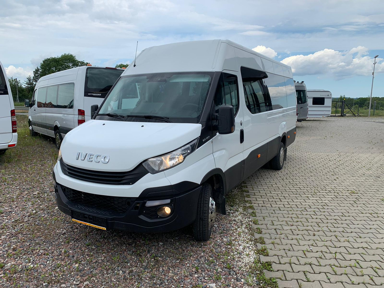 Iveco Daily- 21 Miejsc - Touringcar: afbeelding 1 Iveco Daily- 21 Miejsc - Touringcar: afbeelding 1