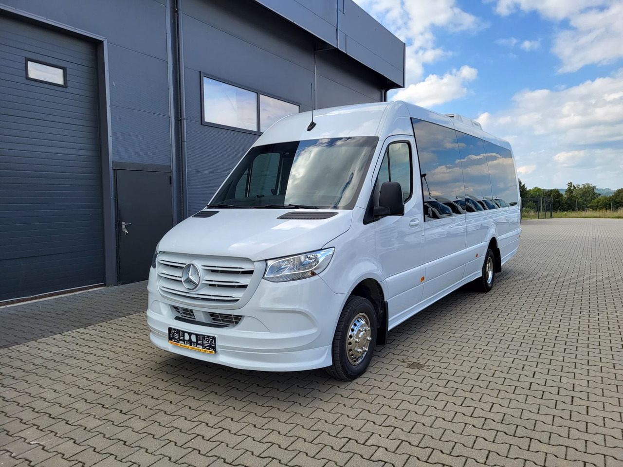 MERCEDES-BENZ Sprinter 517 CDI 24 places+ 3 standing NEW - Streekbus: afbeelding 1 MERCEDES-BENZ Sprinter 517 CDI 24 places+ 3 standing NEW - Streekbus: afbeelding 1